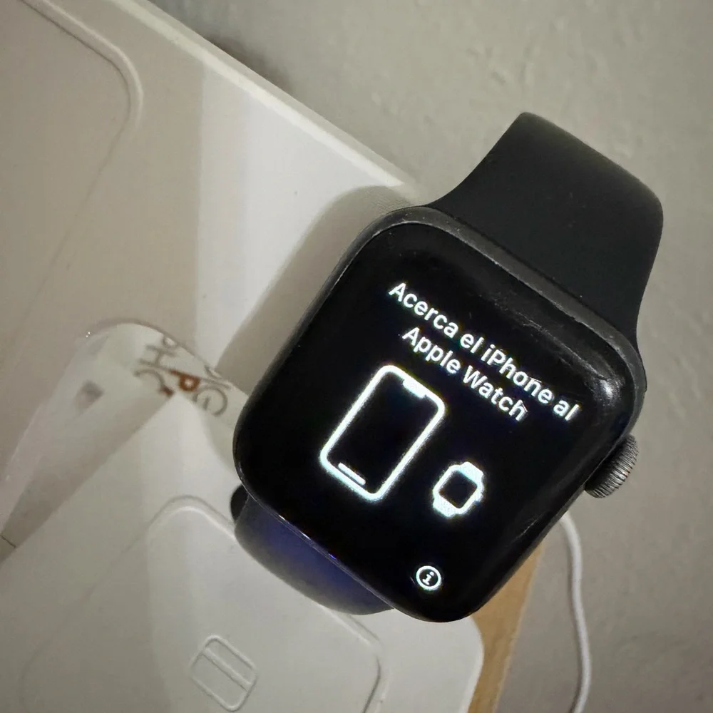 Apple Smartwatch with Black and Silver Accents series 4 40 mm